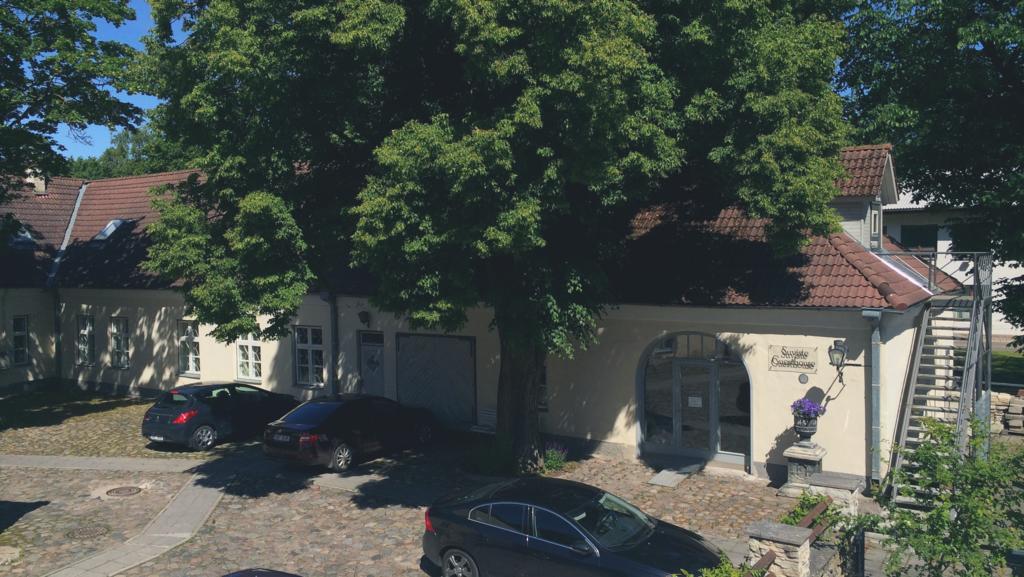 Suviste Guesthouse Kuressaare Exterior photo